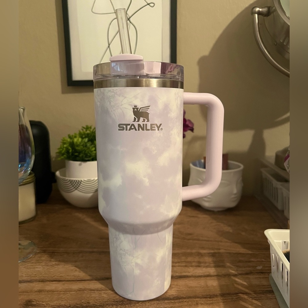 Target Exclusive Stanley 40 oz tumbler in Wisteria Tie Dye